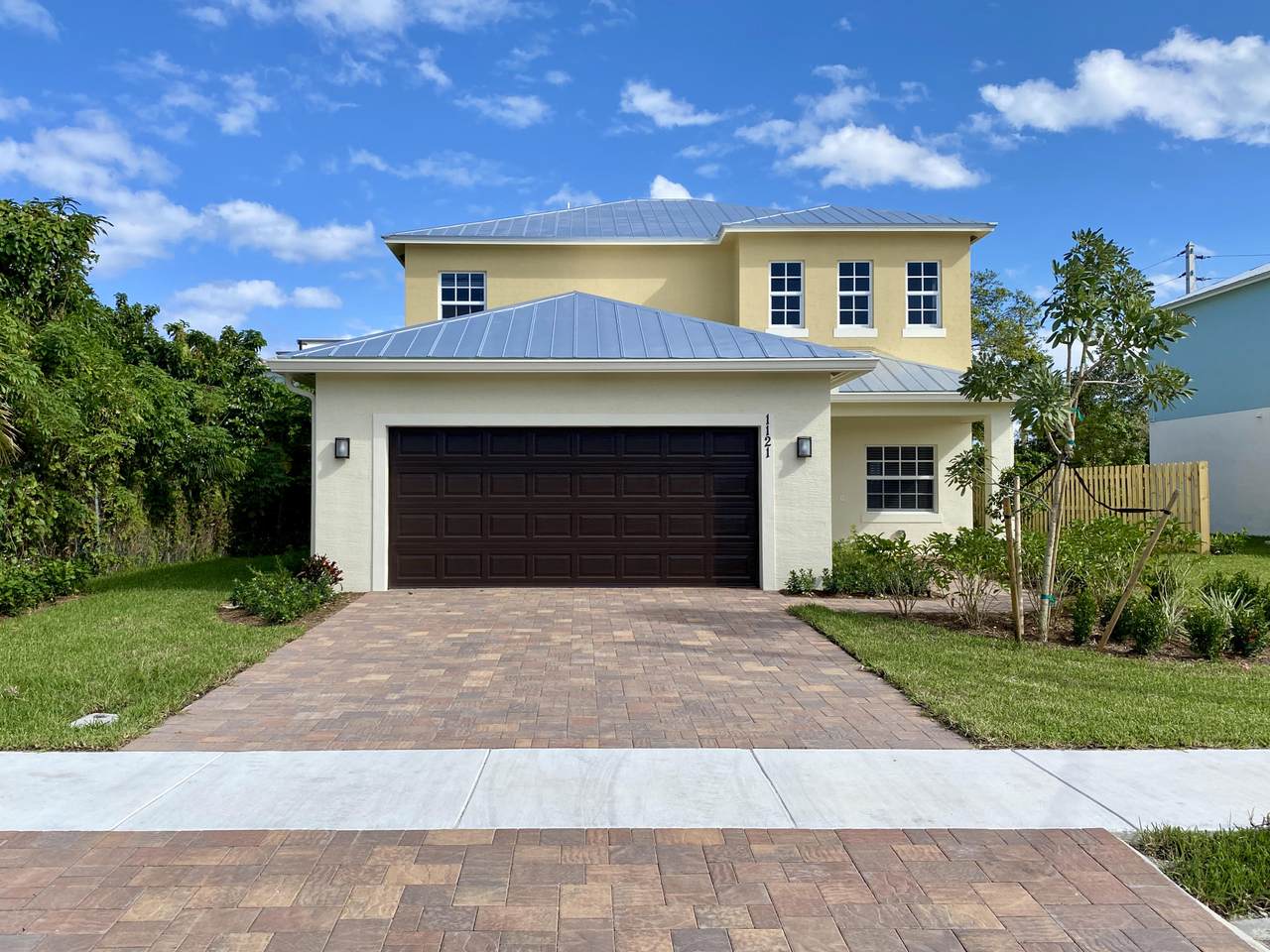 1121 Miami Boulevard - Photo 1