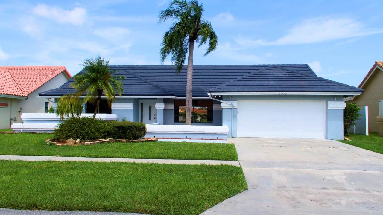 6043 Sunberry Circle - Photo 1