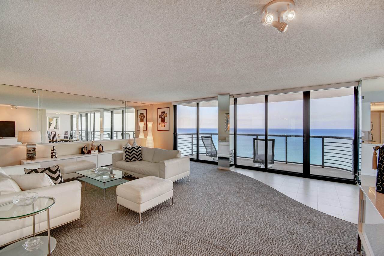 250 Ocean Boulevard - Photo 1