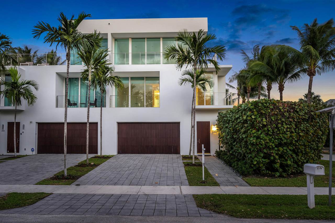 245 Venetian Drive - Photo 1