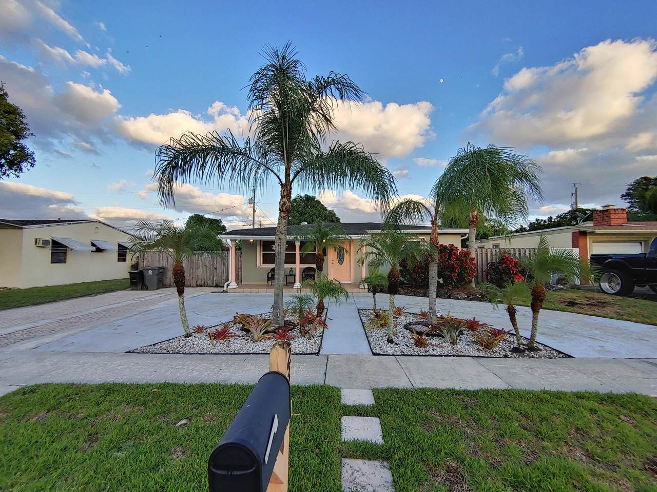 2332 Lark Lane - Photo 1