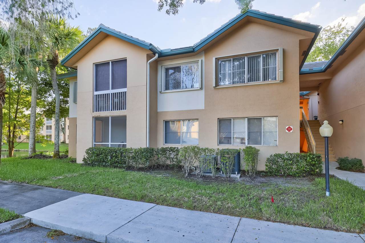 9877 Westview Drive - Photo 1