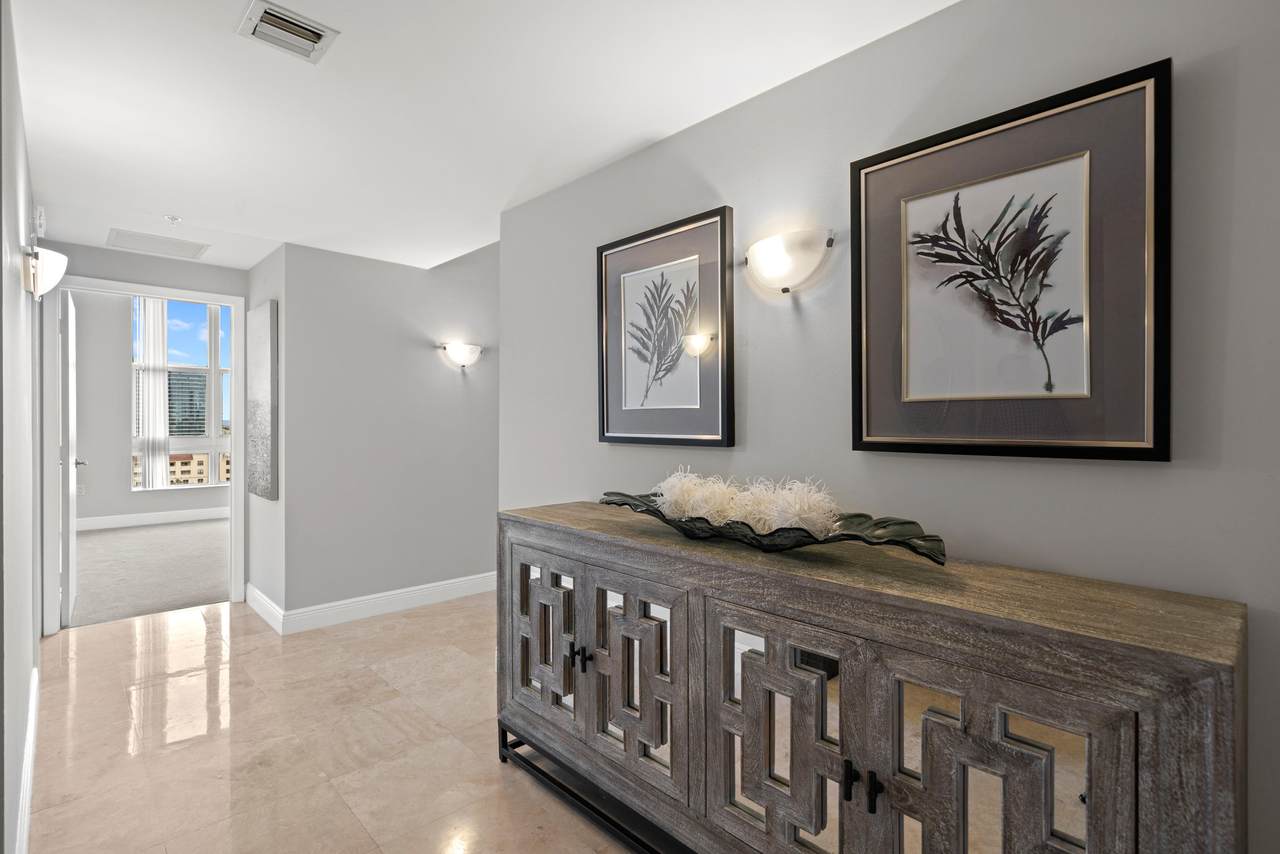 550 Okeechobee Boulevard - Photo 1