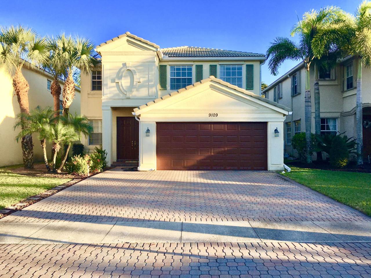 9109 Dupont Place - Photo 1