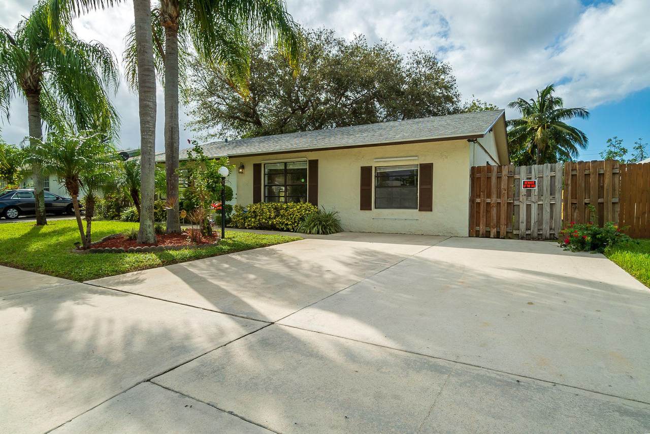 7401 Thatcher Avenue - Photo 1
