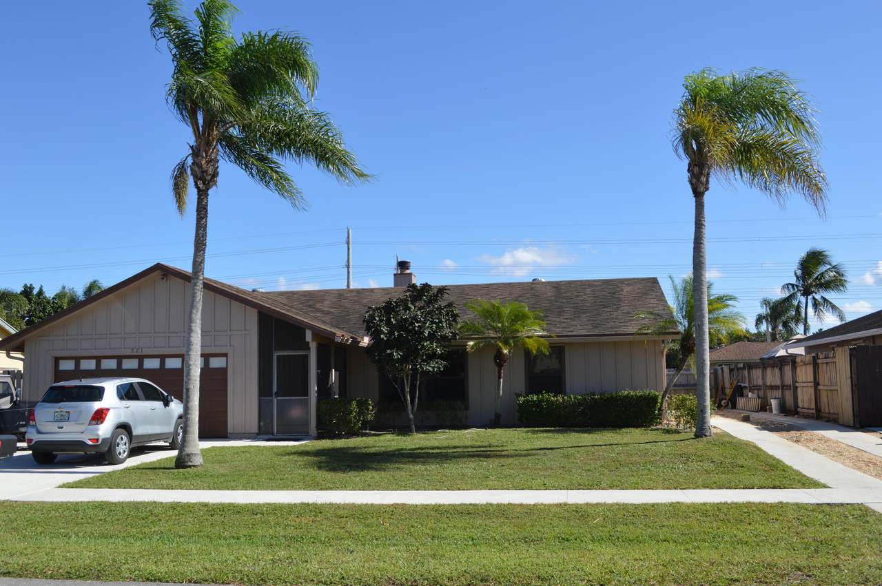 321 Las Palmas Street - Photo 1
