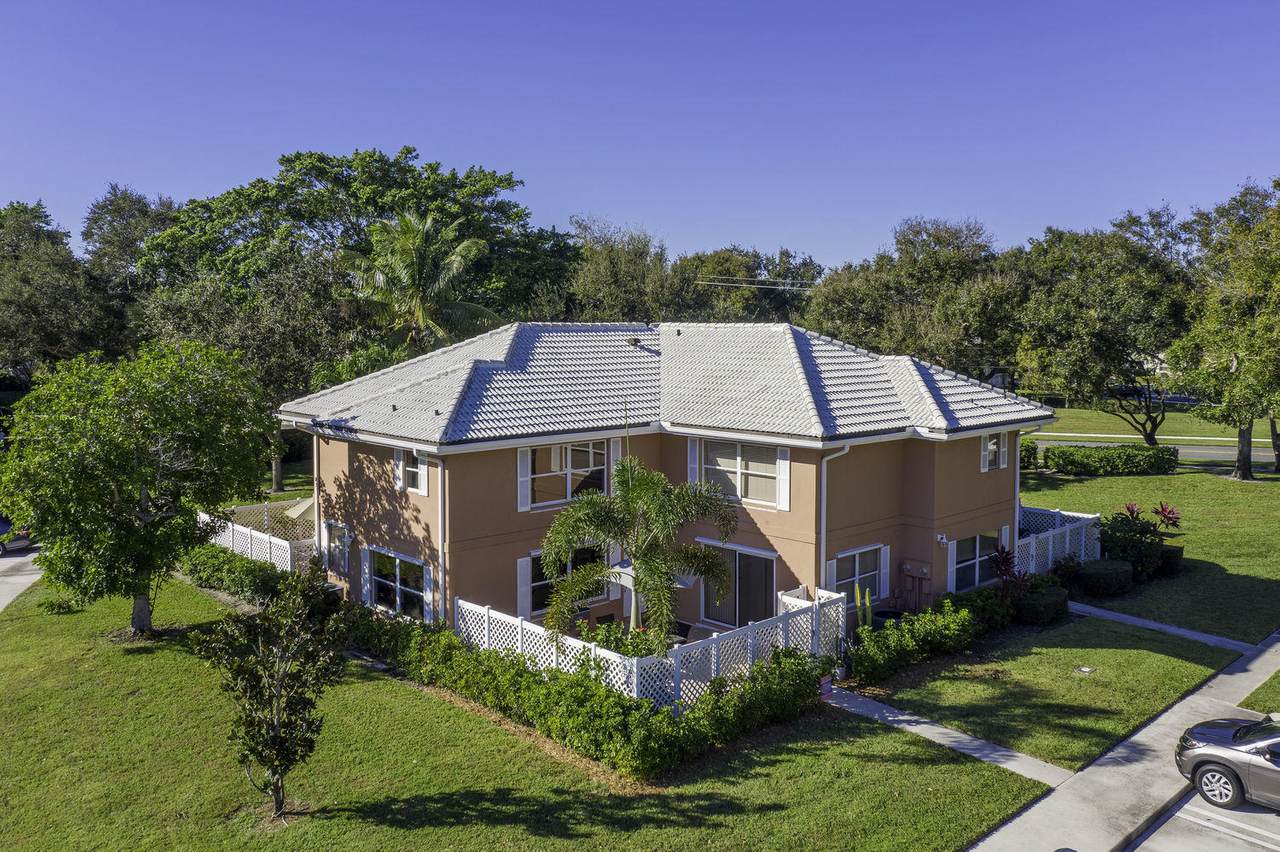 1911 Hartford Court - Photo 1