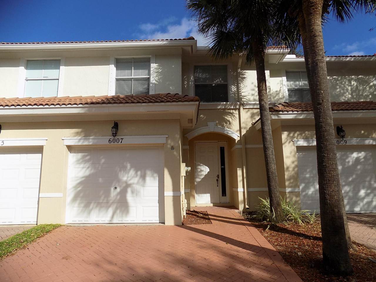 6007 Seminole Gardens Circle - Photo 1