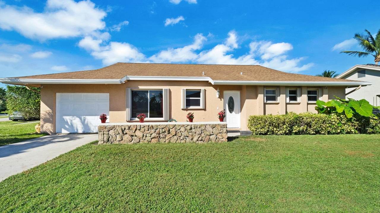 8353 Waccamaw Lane - Photo 1