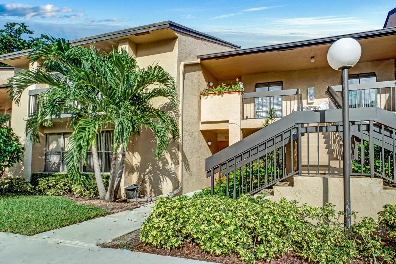 5055 Oak Hill Lane - Photo 1