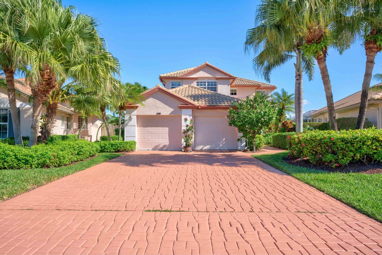 925 Augusta Pointe Drive - Photo 1