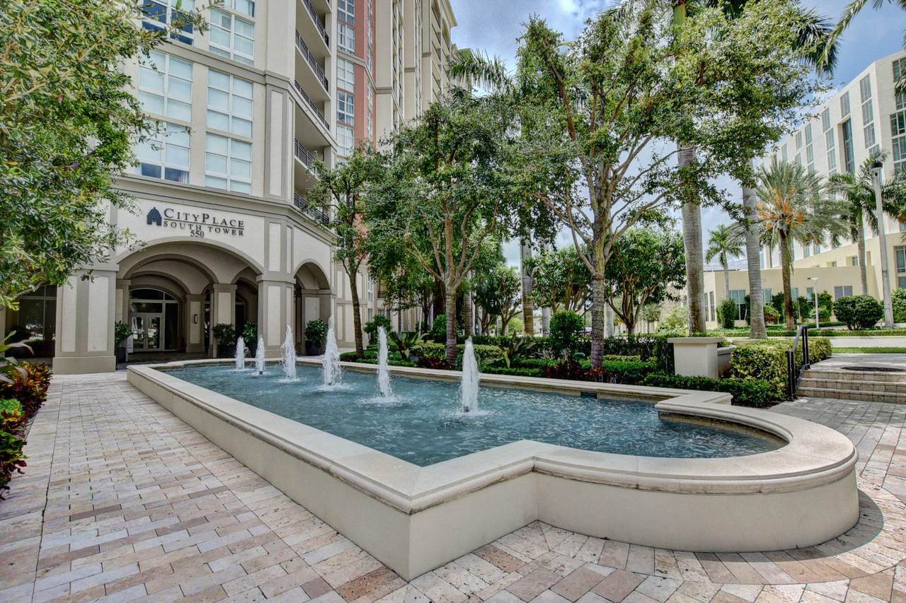 550 Okeechobee Boulevard - Photo 1