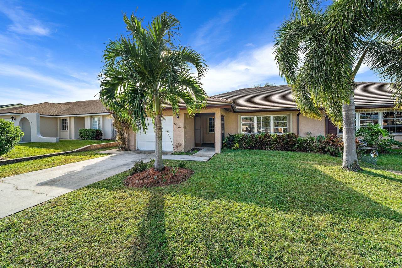 825 Lantern Tree Lane - Photo 1
