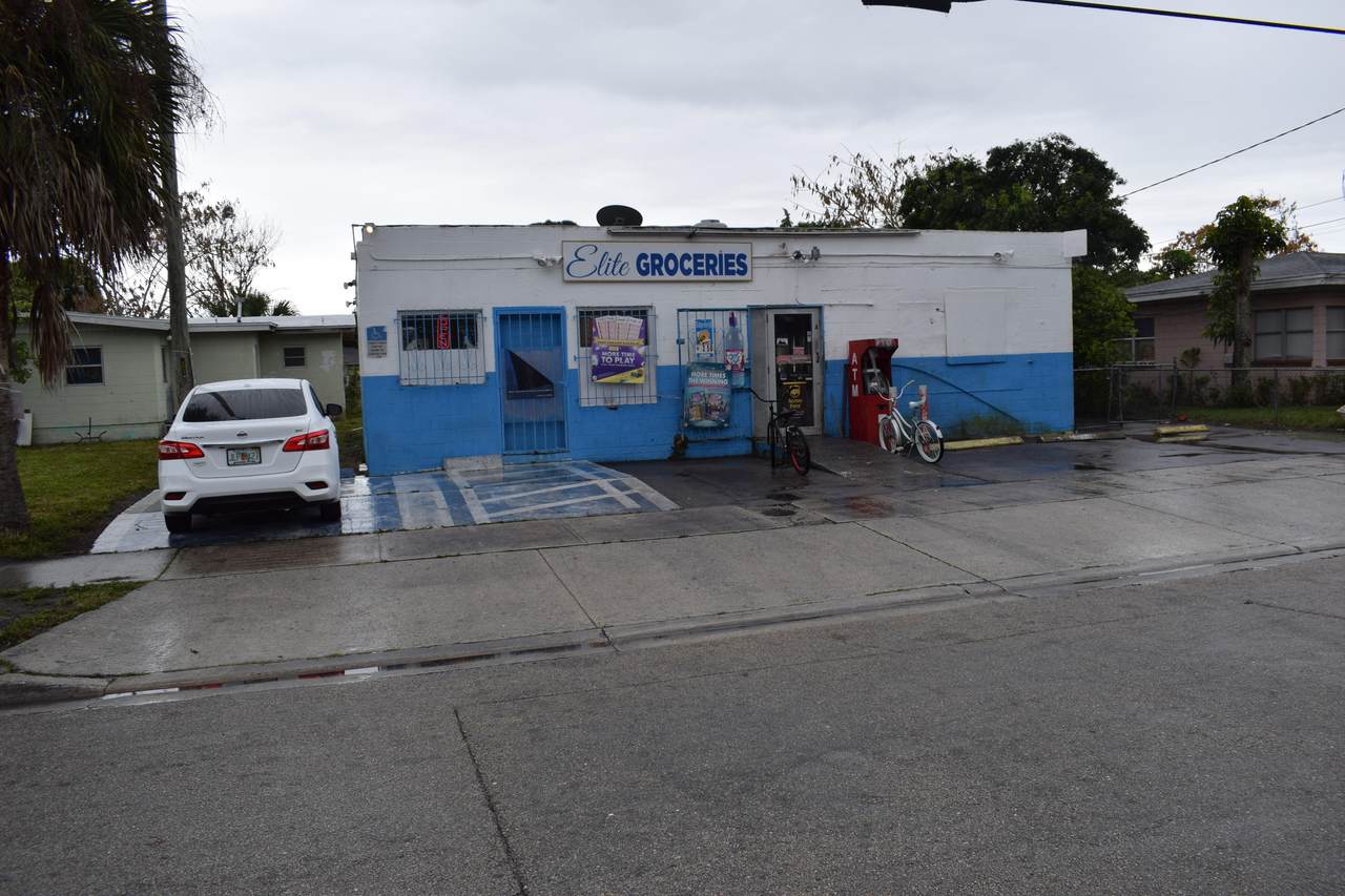 2203 Avenue E - Photo 1
