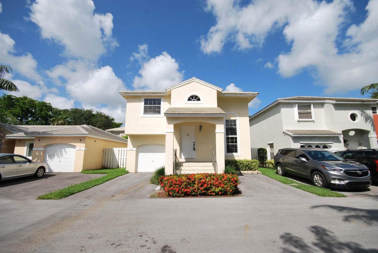 9816 2 Street - Photo 1