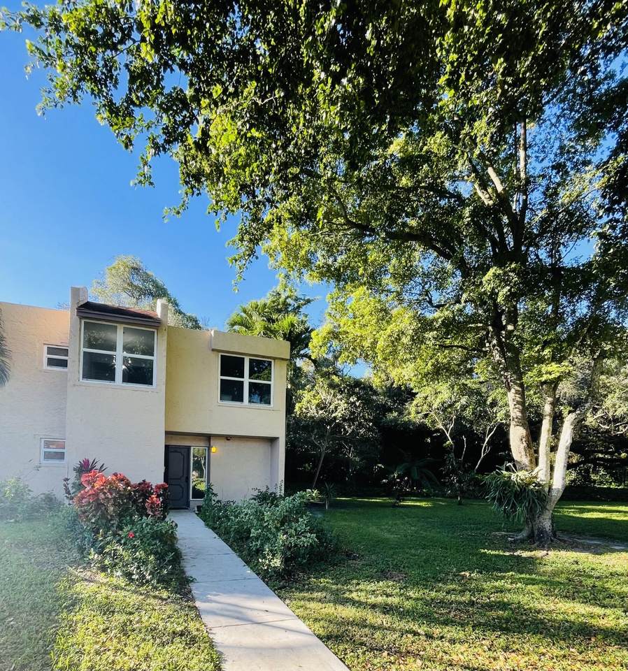 9420 Live Oak Place - Photo 1