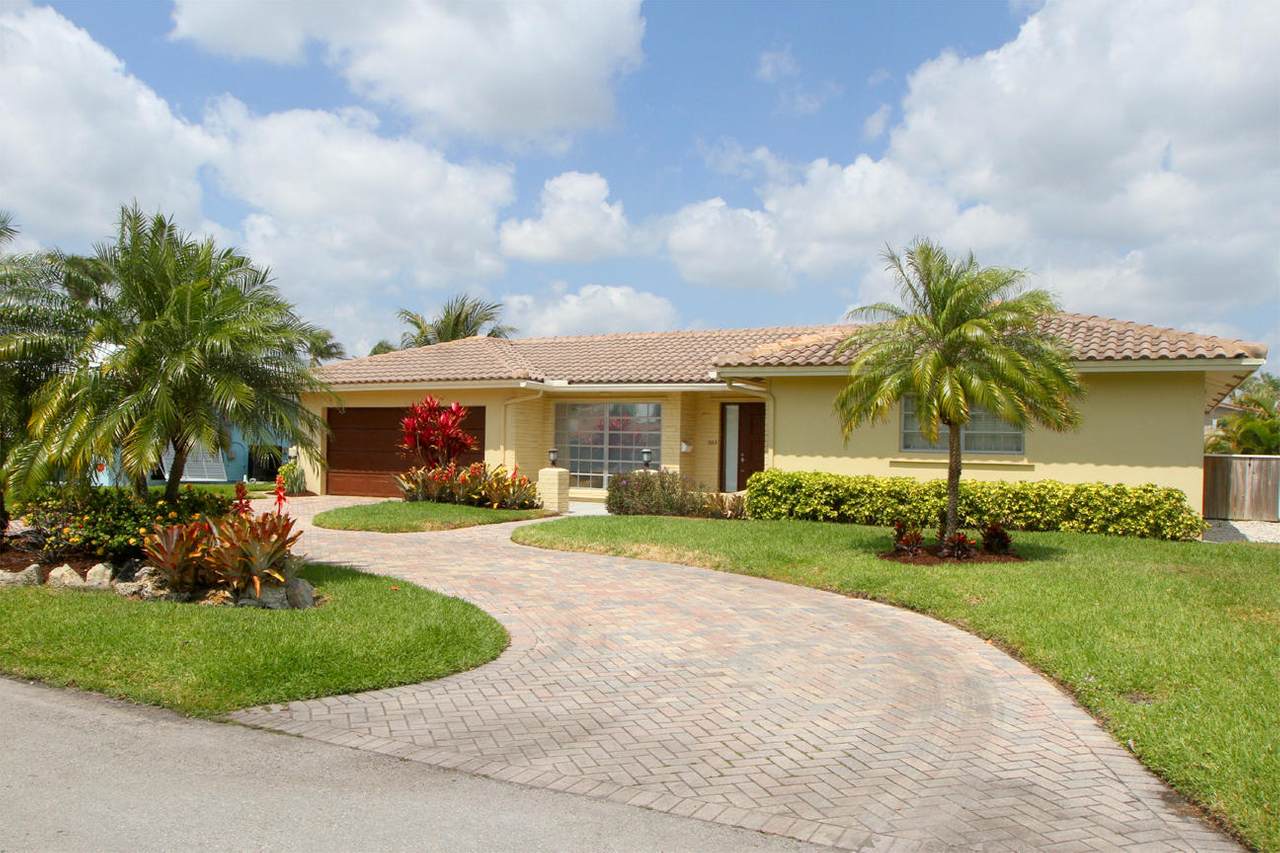 1525 6th Street - Photo 1
