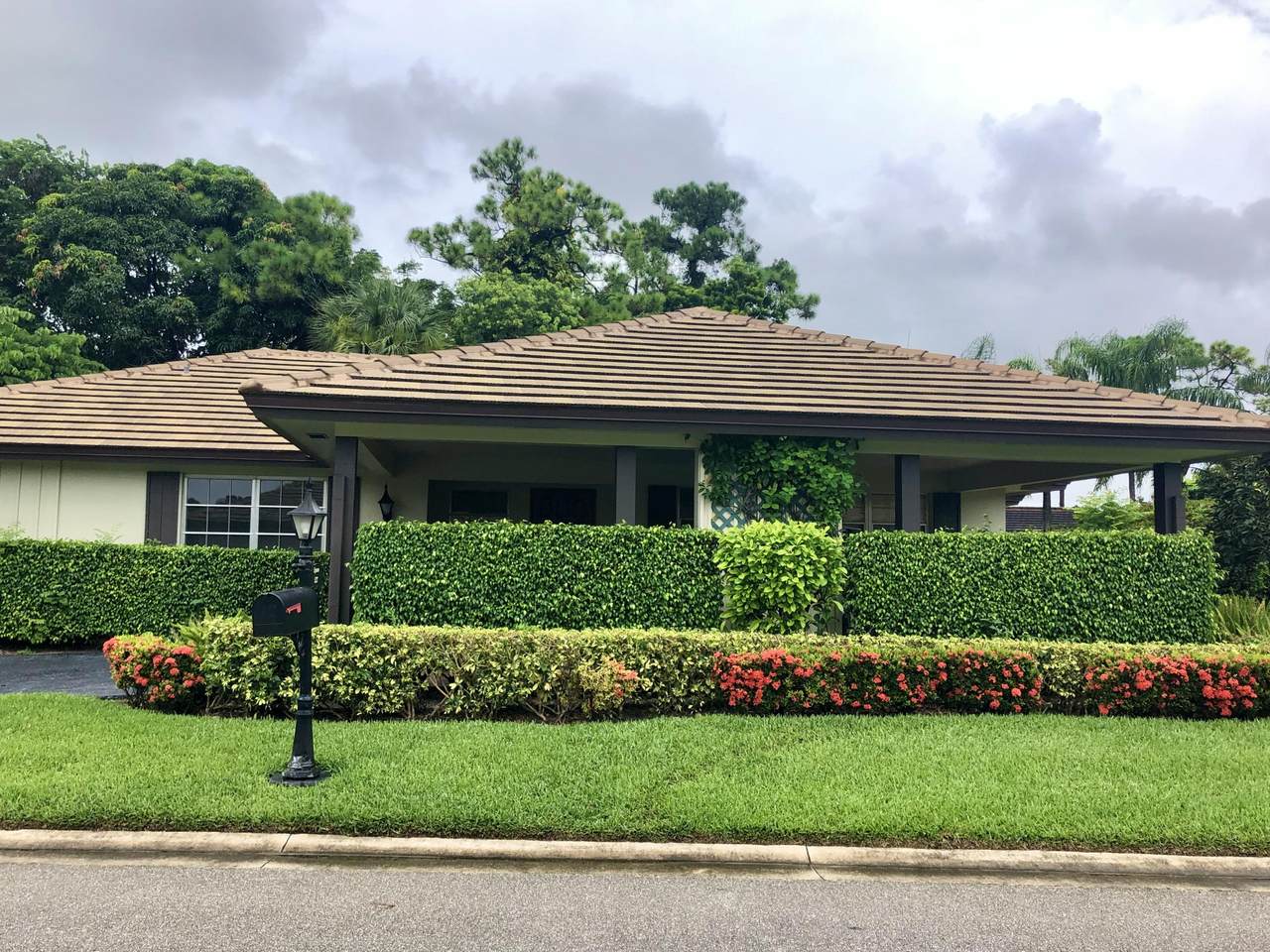 527 Forestview Drive - Photo 1