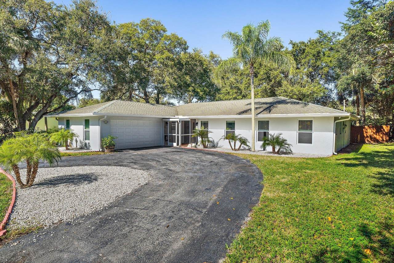 2501 Edgewater Drive - Photo 1