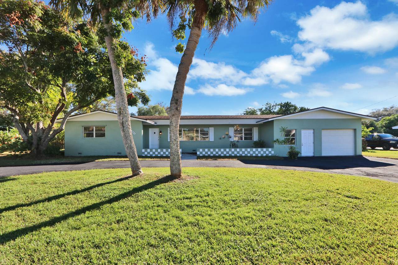 4005 Greenwood Drive - Photo 1
