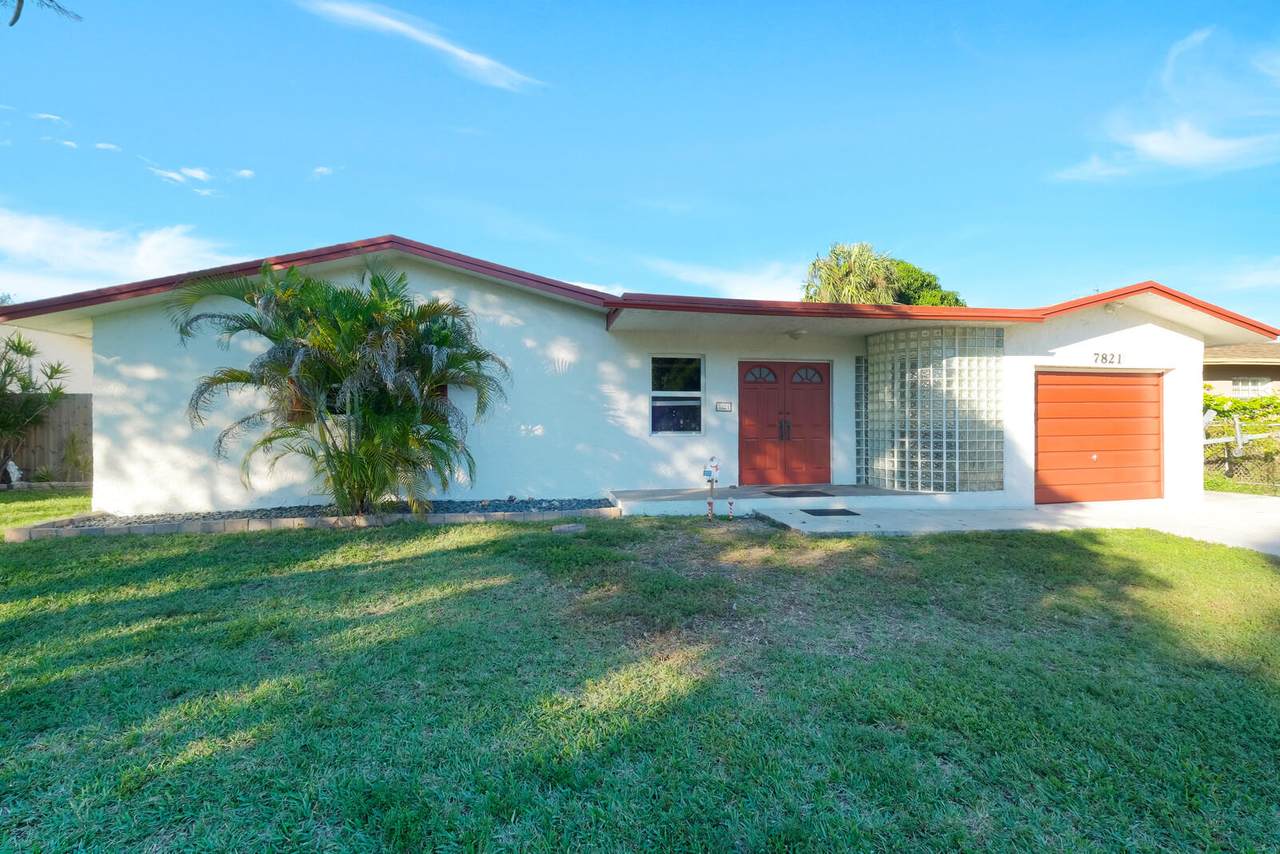 7821 46th Street - Photo 1