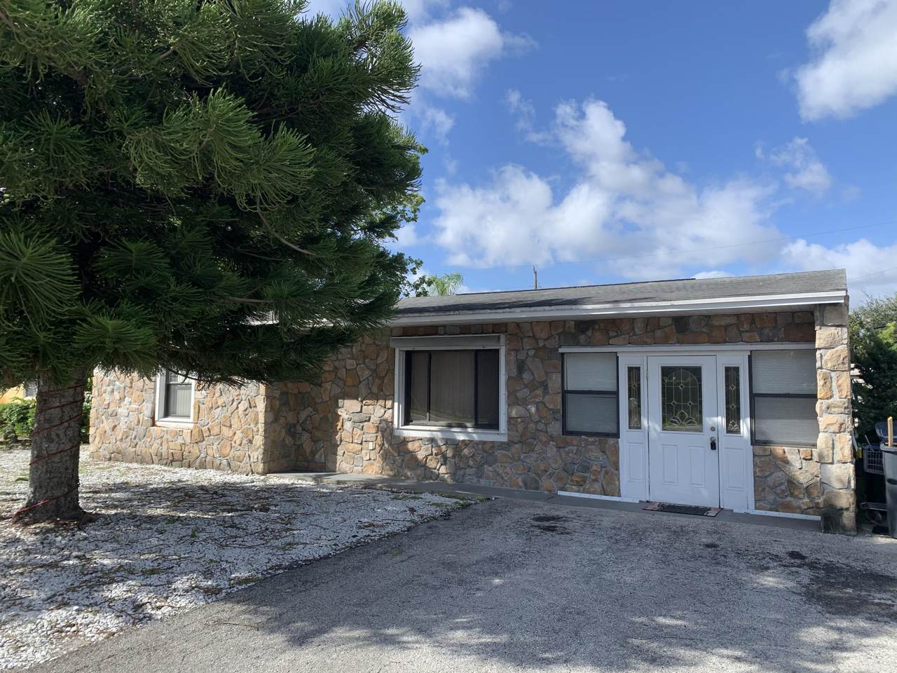 3015 Florida Mango Road - Photo 1