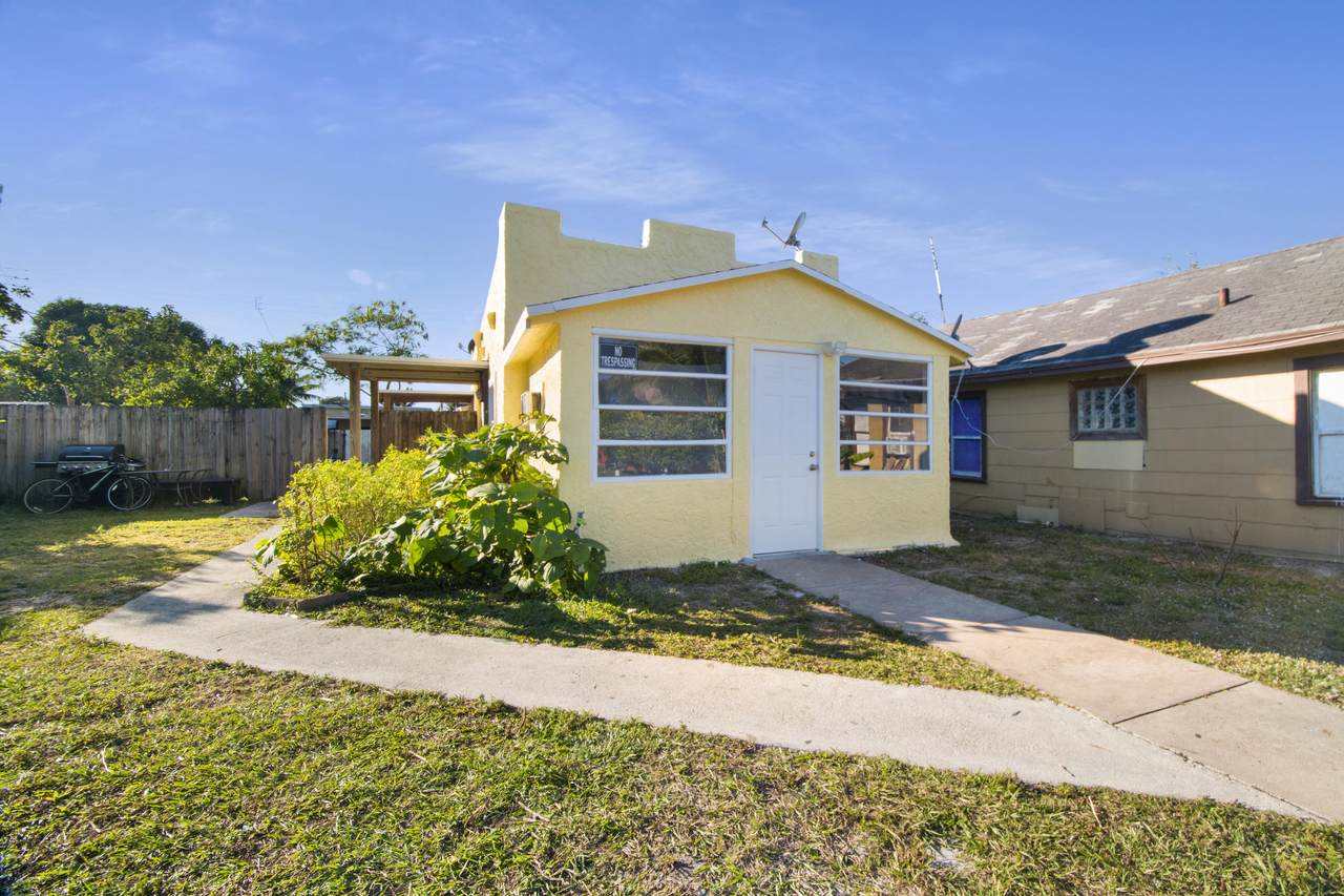 315 D Street - Photo 1