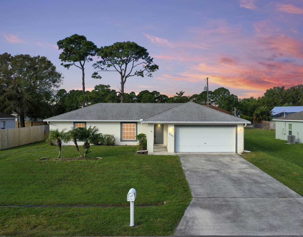 462 Mainsail Street - Photo 1