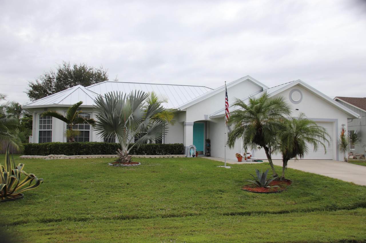2438 Blackhorse Street - Photo 1