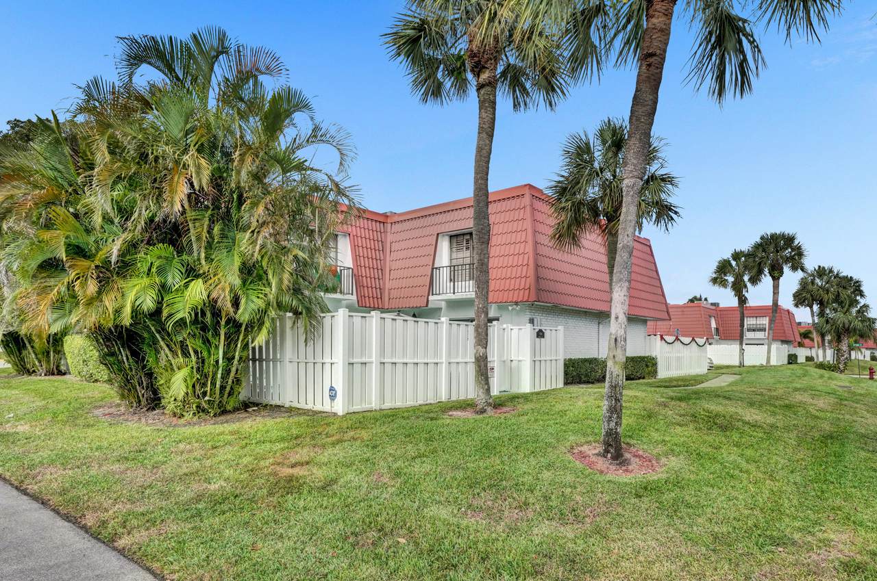 1406 Oxford Lane - Photo 1
