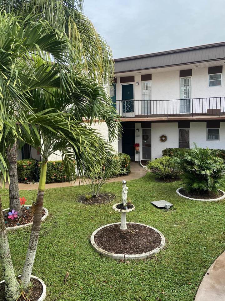 6 Greenway Village - Photo 1