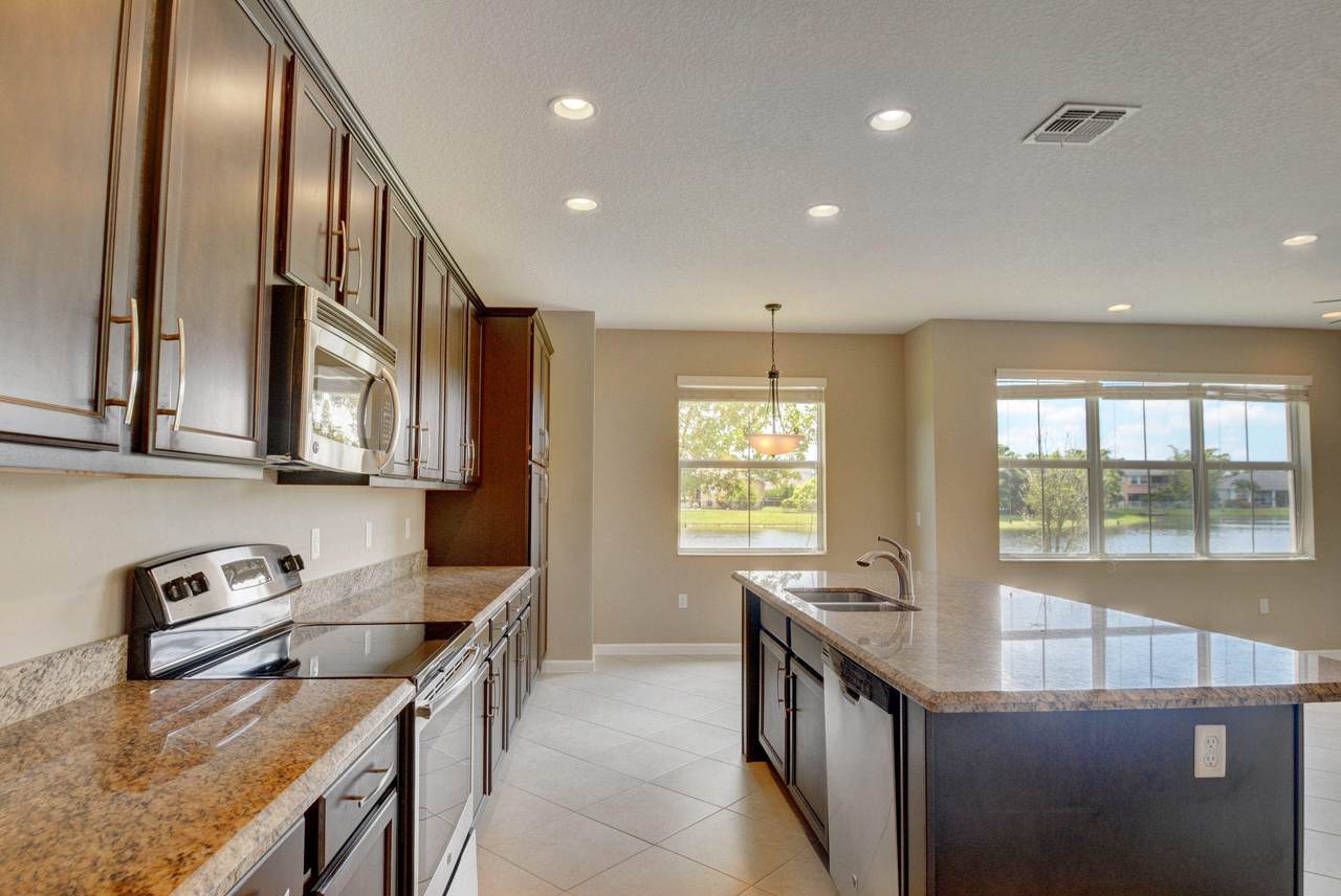 2916 Payson Way - Photo 1