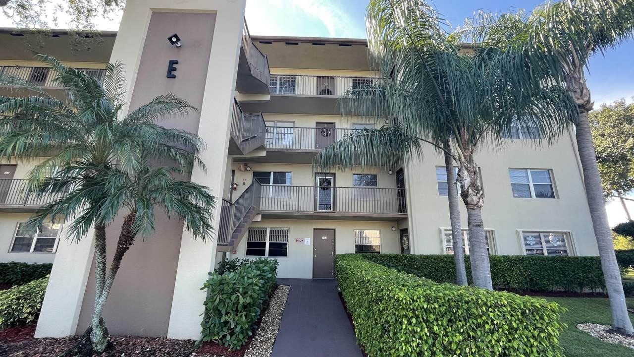 300 134th Way - Photo 1