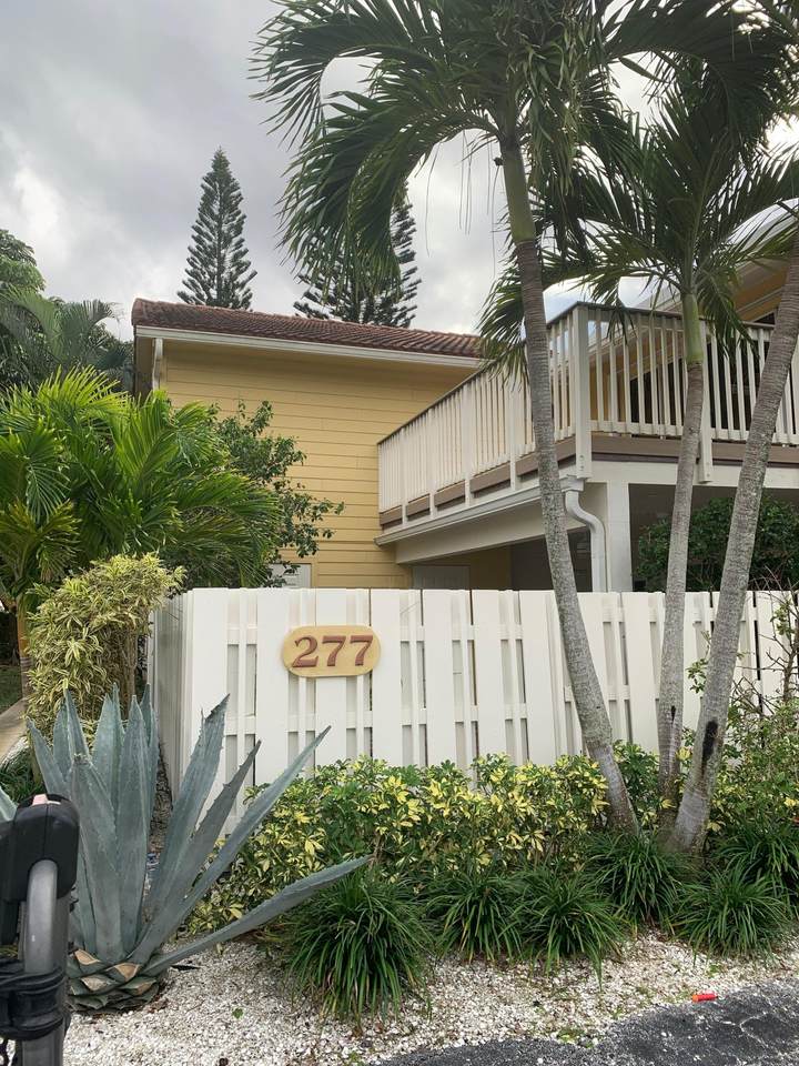 277 Seabreeze Circle - Photo 1