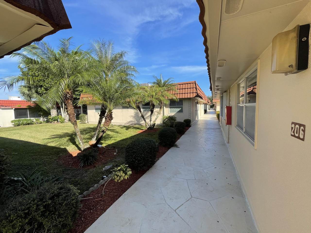 206 Seville I - Photo 1
