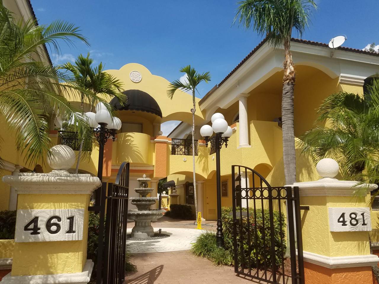 461 Hillsboro Boulevard - Photo 1
