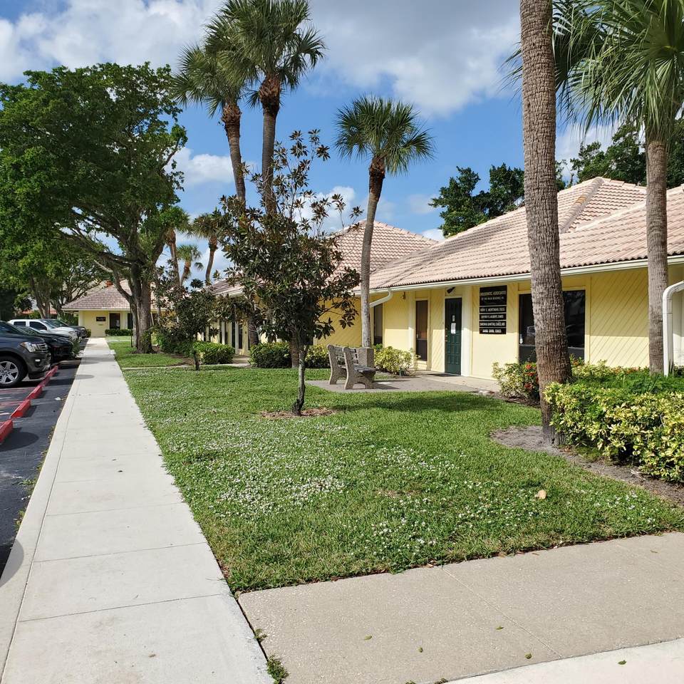 1501 Presidential Way - Photo 1
