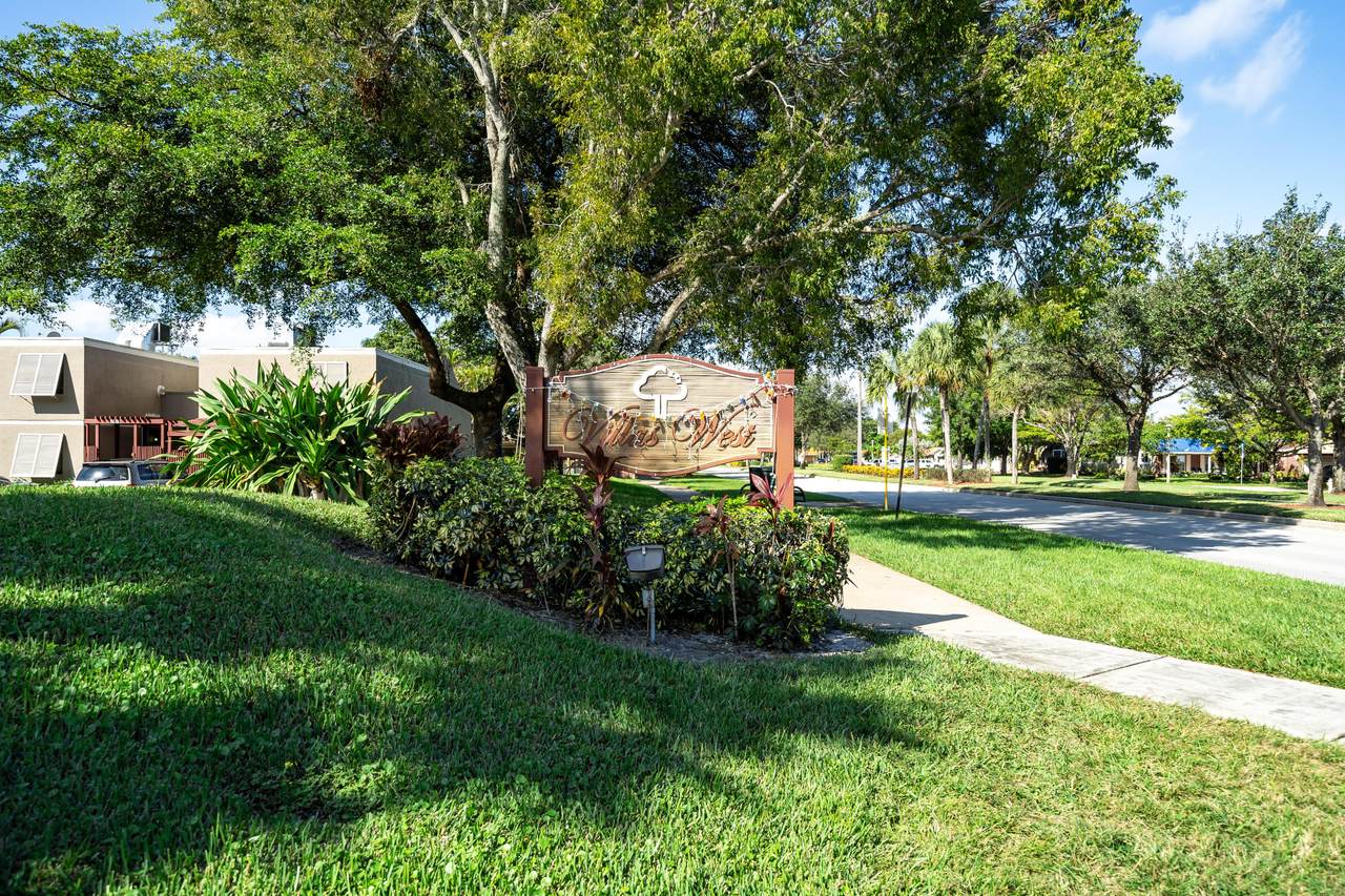 1651 Fairway Road - Photo 1