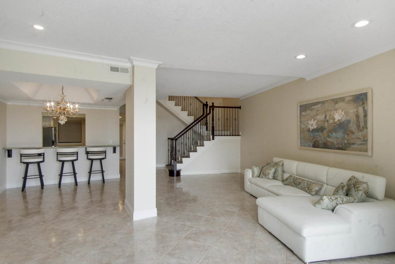 1035 Federal Highway - Photo 1