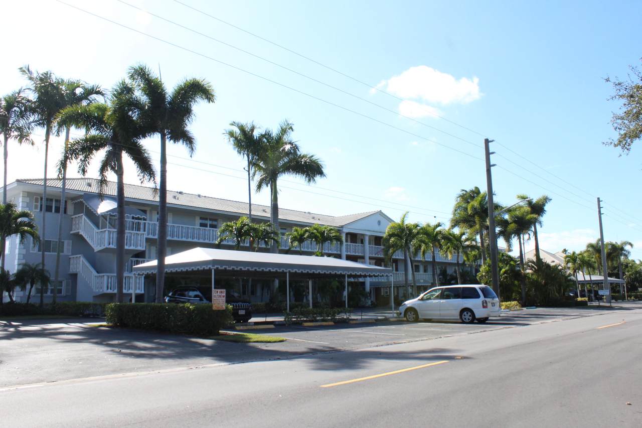 169 Atlantis Boulevard - Photo 1