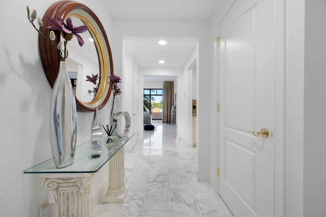 200 Palmetto Park Road - Photo 1