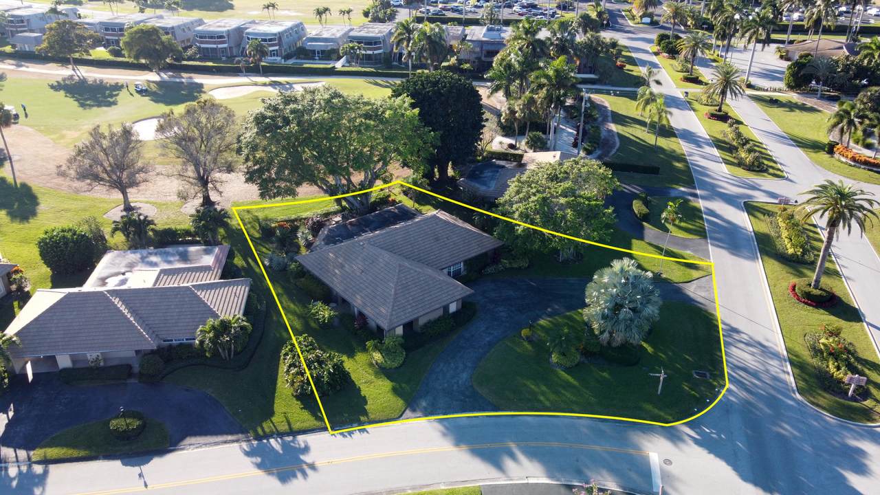 133 Clubhouse Boulevard - Photo 1