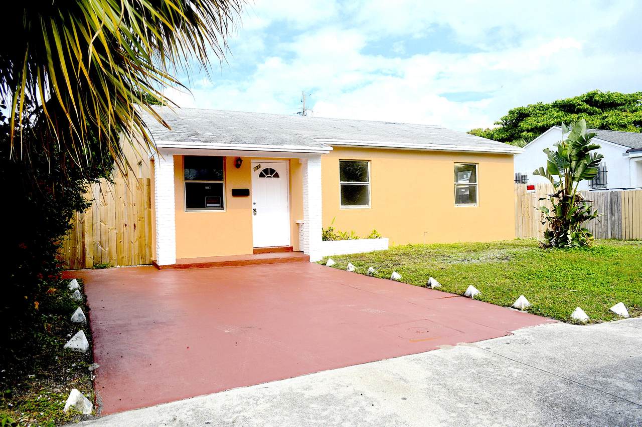727 54th Street - Photo 1