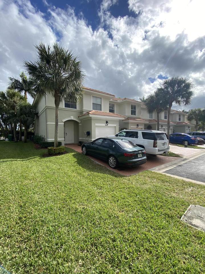 6047 Seminole Gardens Circle - Photo 1