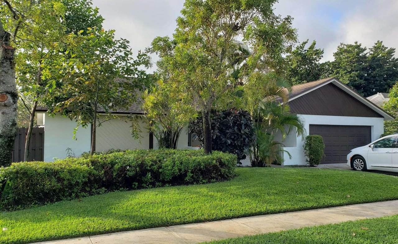 723 Connestee Road - Photo 1