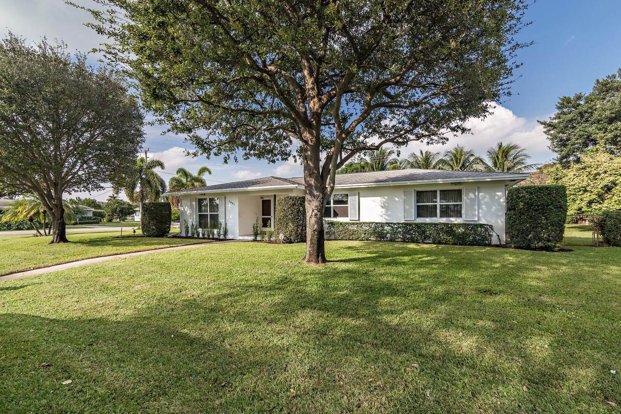 1431 Lake Court - Photo 1