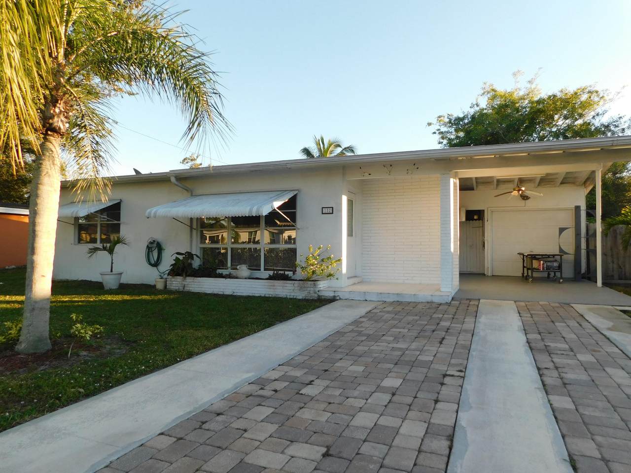 152 Prima Vista Boulevard - Photo 1