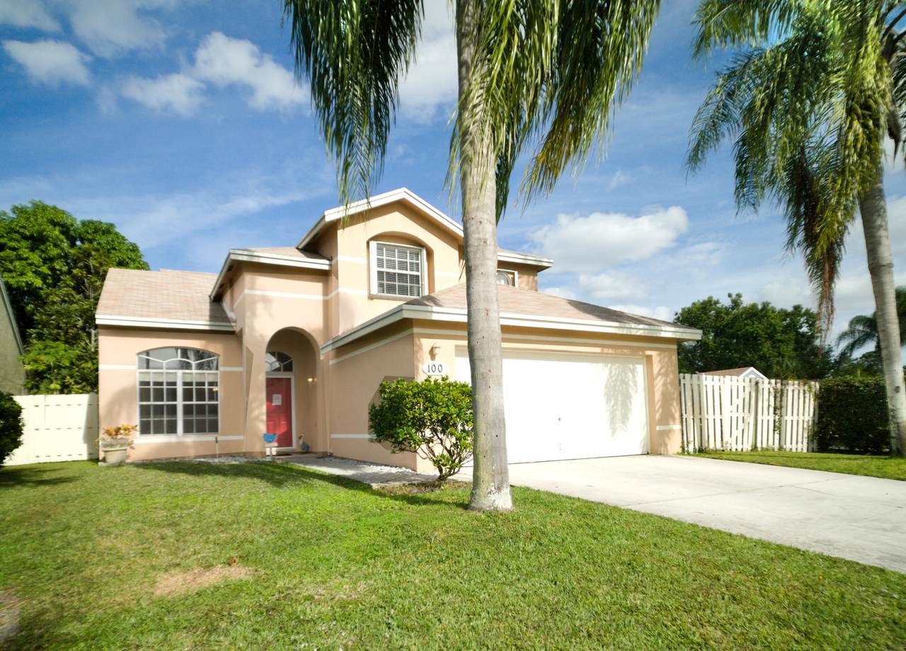 100 Heatherwood Drive - Photo 1
