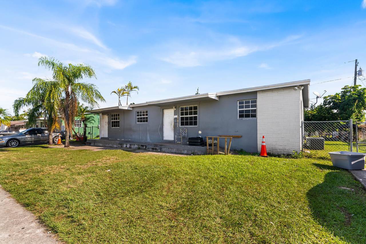22325 119th Avenue - Photo 1