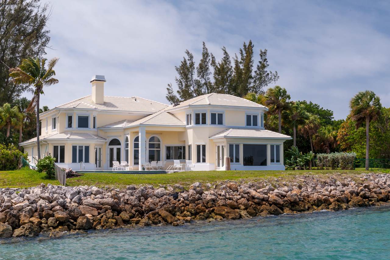 305 Indian Road - Photo 1
